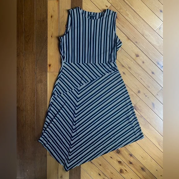 Banana Republic Factory Black and White Striped Asymmetrical Hem Dress - Picture 7 of 12